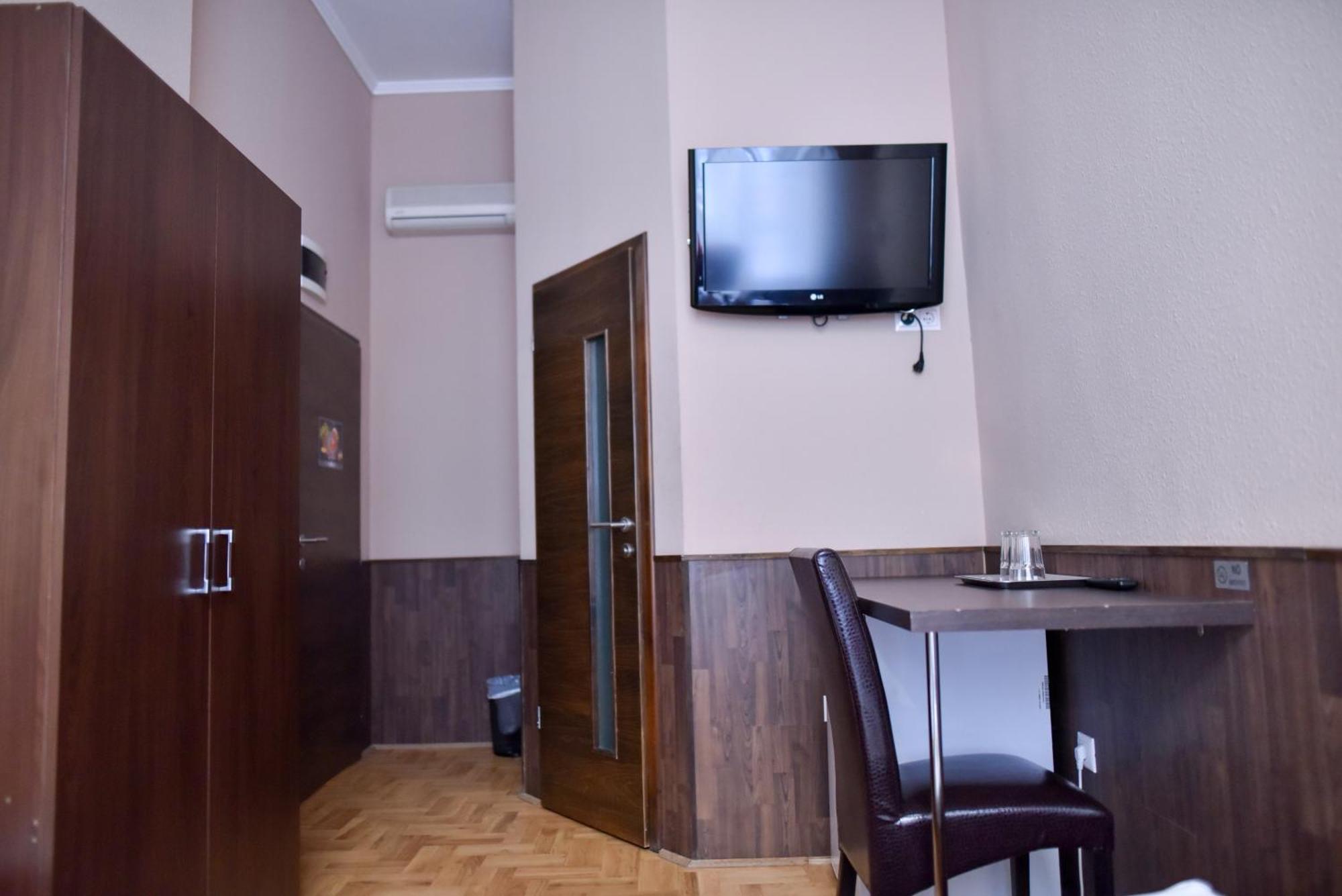 Corvin Point Rooms And Apartments Budapest Eksteriør bilde